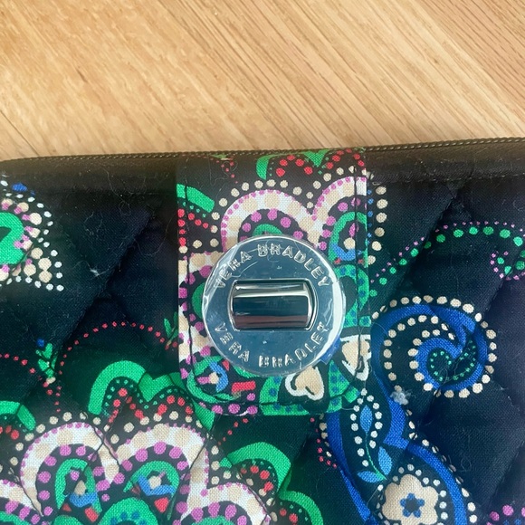 Vera Bradley NWT Turn Lock Wallet in Kiev Paisley(Retired Print) - Picture 4 of 13